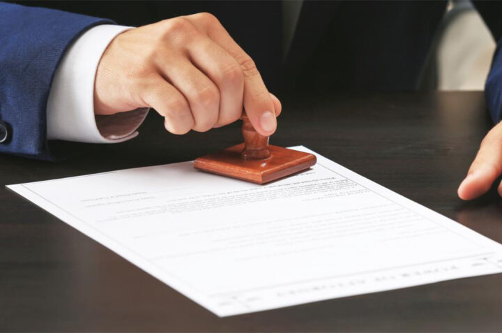 Di chúc viết tay có cần công chứng không? Hướng dẫn chi tiết