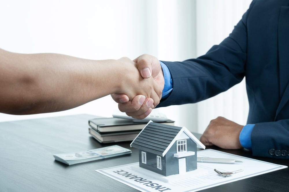 Mua nhà chưa có sổ đỏ có công chứng được không? Giải pháp pháp lý