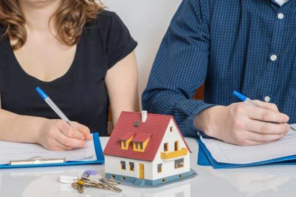 Công chứng hợp đồng tặng cho tài sản – Khi nào bắt buộc?