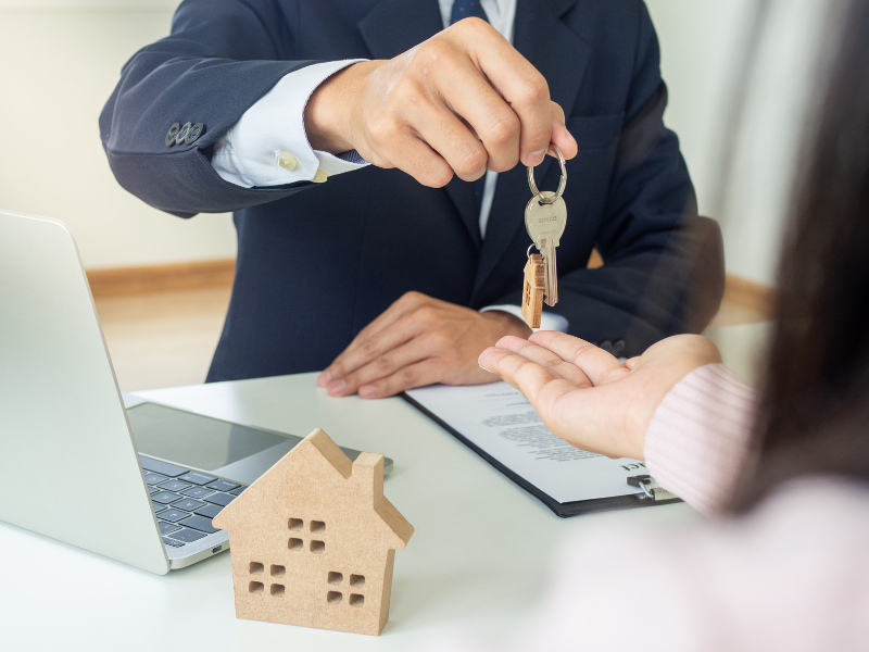 Công chứng hợp đồng thuê nhà: Điều kiện và chi phí cần biết