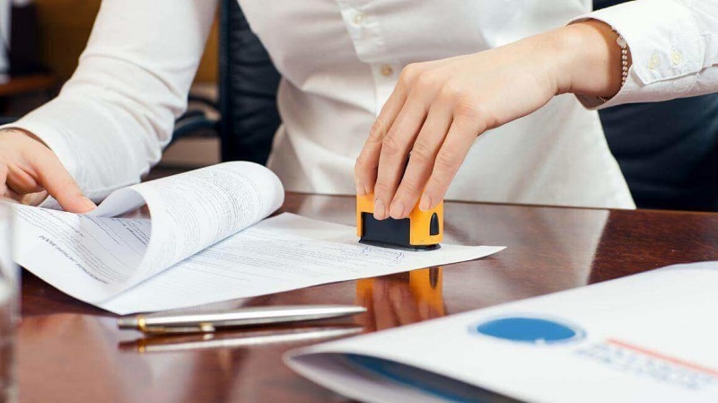 Có bắt buộc công chứng thỏa thuận tài sản riêng – chung vợ chồng không?