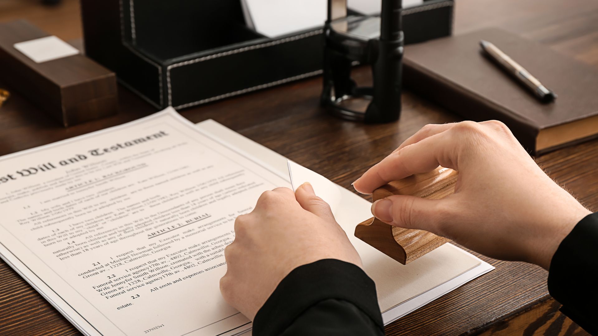 Tại Sao Các Nhà Đầu Tư Thông Minh Luôn Công Chứng Hợp Đồng Góp Vốn?