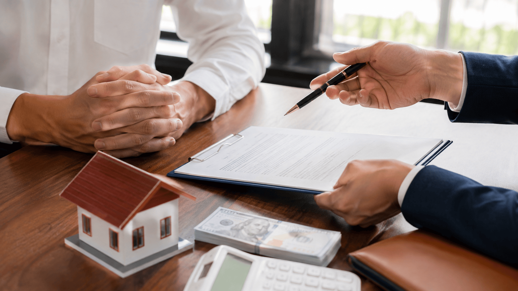 Hồ sơ công chứng thế chấp ngân hàng gồm những gì?
